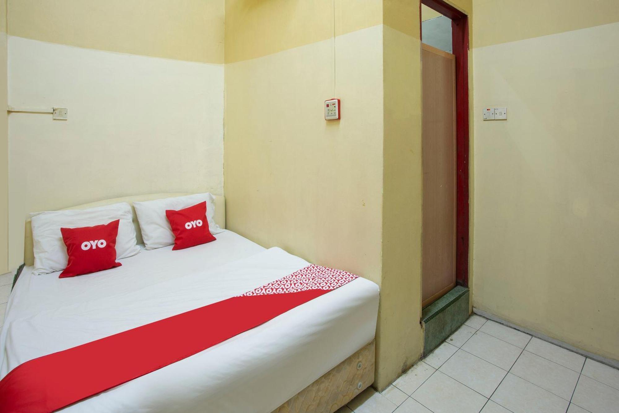 SPOT ON 90137 Casavilla Hotel Pudu Kuala Lumpur Exterior foto